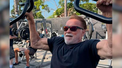Arnold Schwarzenegger celebra sus 79 años entrenando en el gimnasio