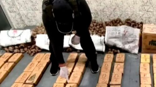 Marihuana camuflada en sacos de papa es detectada en El Alto