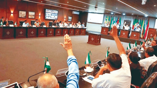 ALD de Santa Cruz inicia transición en medio de fragmentación política y agenda autonómica