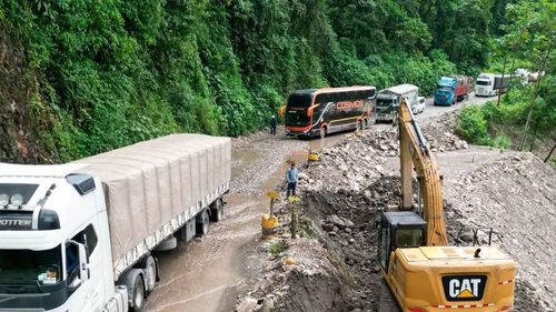 Lluvias provocan deslizamientos en rutas entre Cochabamba y Santa Cruz
