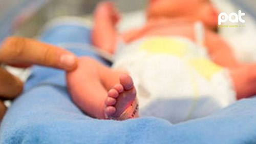 Madre dejó a su bebé de 28 días con una comerciante para ir a una fiesta en El Alto