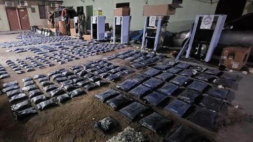 Cargamento de marihuana líquida incautado en Viru Viru tenía como destino a un joven de 23 años