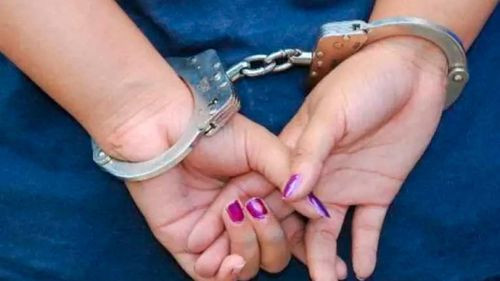 Aprehenden a madre acusada de envenenar a sus tres hijos en La Paz