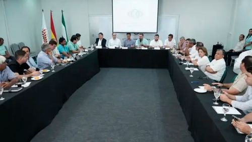 Gobierno y sector agro definen hoja de ruta para destrabar economía