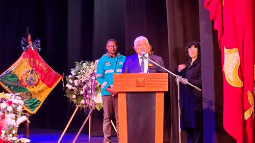 Arias anuncia monumento en honor a David Santalla