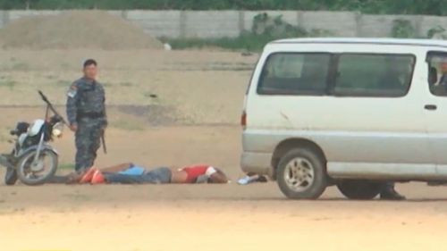 Tres aprehendidos tras irrupción de grupo en hangar de El Coloradillo en Warnes 