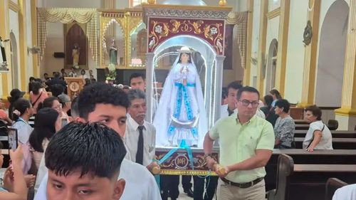 Imagen de La ‘Mamita de Cotoca’ llega a Santa Cruz con procesión desde el Cristo
