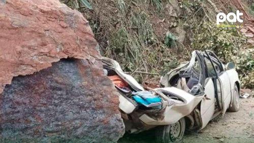 Roca aplasta un vehículo en La Paz: deja un fallecido