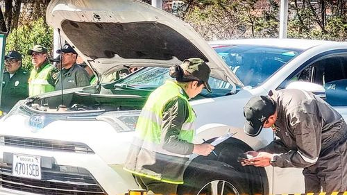 La Policía Boliviana inició el proceso de revisión vehicular 2025-2026 con más de 100 puntos habilitados en todo el país
