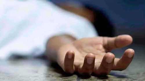 Investigan la muerte de un hombre hallado en una parada de micros en Santa Cruz