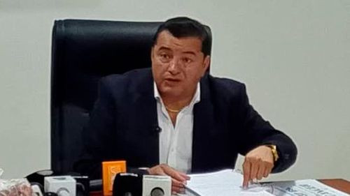 Jhonny Fernández pide sustento para denuncia por hospitales móviles