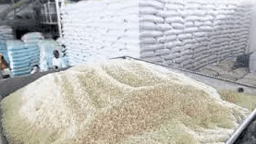 Gobierno suspende importación de arroz para proteger la cosecha nacional y decomisa 9 toneladas de contrabando