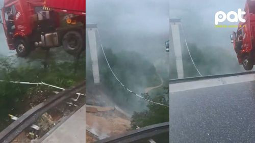 Camión y su conductor quedan colgando del abismo tras colapso de puente en China