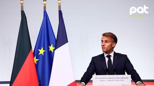 Macron descarta renunciar y apuesta a la estabilidad antes de la votación de confianza