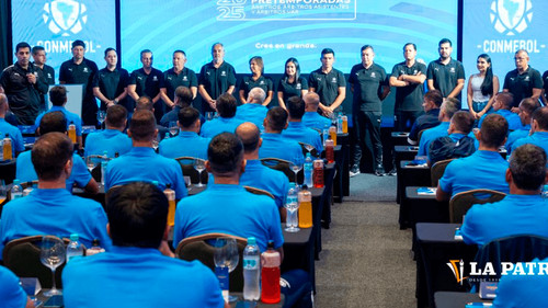 Diez árbitros bolivianos participan en la Pretemporada Arbitral Conmebol 2026 en Paraguay