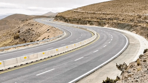 Arce promulga ley para crédito de $176 millones para construcción de carretera