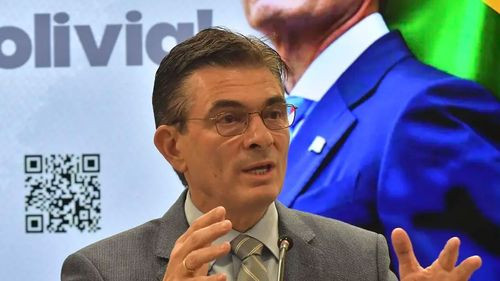 Paz se reúne con alcaldes electos para coordinar proyectos regionales