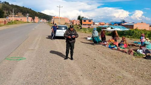 Dos accidentes en la carretera La Paz–Copacabana dejan un muerto y seis heridos