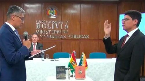 Ministro Espinoza posesiona a nuevo viceministro de Pensiones