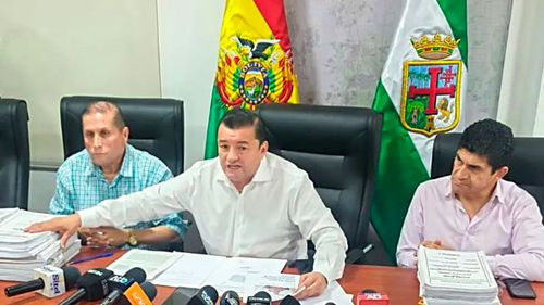 Alcalde de Santa Cruz descarta entregar papeles del Mutualista a Crapuzzi