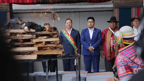 Arce inicia la celebración por los 16 años del Estado Plurinacional con una ceremonia ancestral