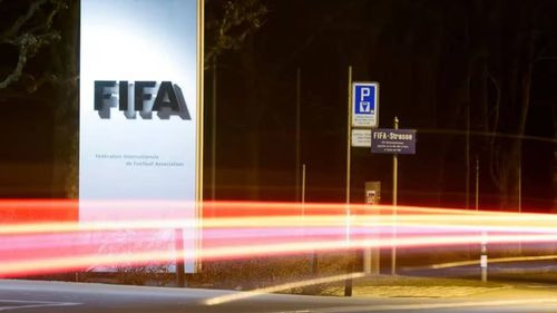 Un fallo judicial suspendió el reglamento de la FIFA sobre los representantes de futbolistas