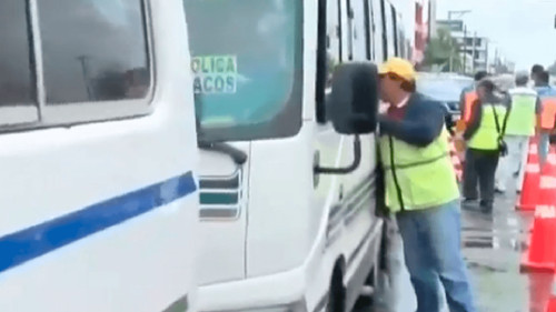 Choferes de Bolivia anuncian incremento en pasajes para 2025