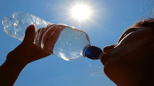 Ola extrema de calor: Epidemiólogo recomienda evitar deshidratarse y usar protector solar