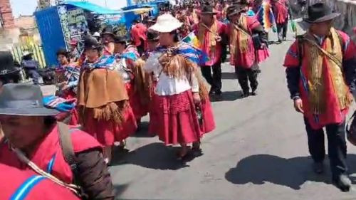 Ponchos Rojos y Tupac Katari descienden de el Alto e intentarán recuperar su sede por segunda vez