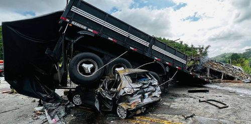 Aumenta a 38 el número de muertos en trágico accidente vial en minas Gerais, Brasil