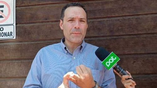 Agustín Zambrana oficializa su candidatura al Comité pro Santa Cruz