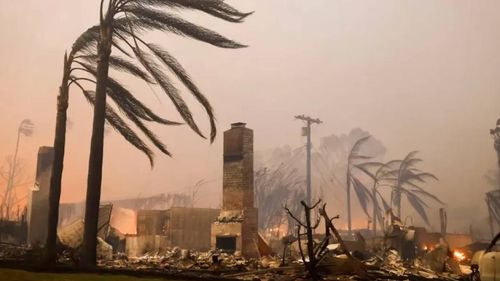 La Casa Blanca ordena el despliegue de medios aéreos para los incendios en California