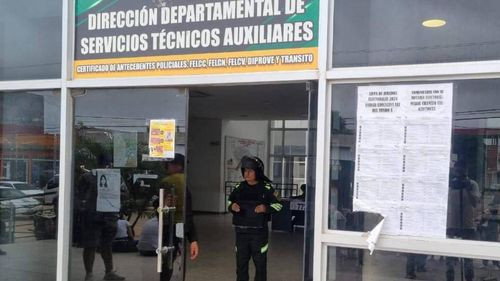Envían a la cárcel con detención preventiva al hombre que golpeó con un fierro a un adolescente