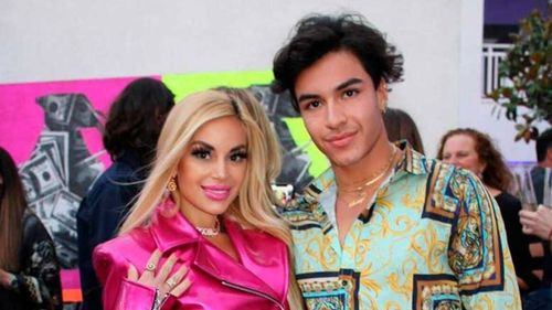 La Barbie argentina quiere una transfusión de sangre de su hijo para lograr la juventud eterna
