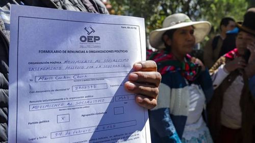 Los seguidores de Evo Morales renuncian al gubernamental MAS en Bolivia para apoyar a su líder