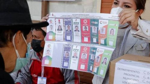 10 partidos conocerán su lugar en la papeleta electoral
