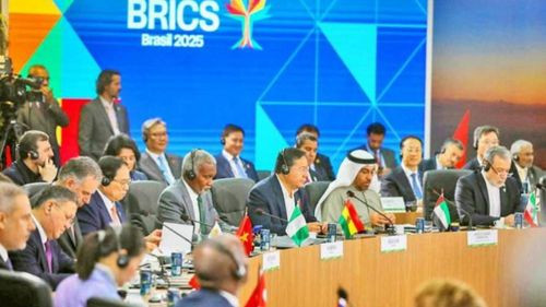 Arce pide a los Brics un nuevo sistema financiero y fondo contra los desastres