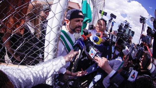 &quot;Ni vendido ni cobarde, peor masista&quot;, esta y otras frases más de Camacho 
