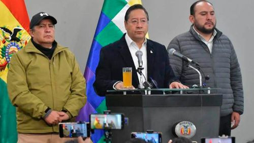  Arce autoriza a militares acompañar a policías en desbloqueos