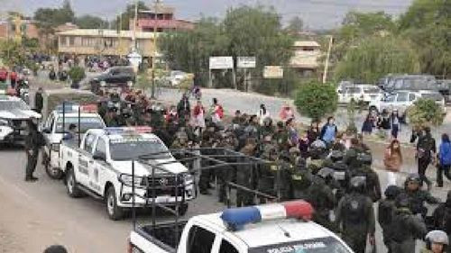 Exfiscal Roger Mariaca es trasladado por tierra a Potosí para cumplir detención preventiva en Cantumarca