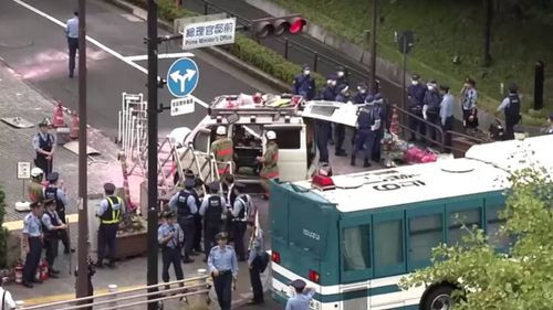 Detienen a un hombre  tras estrellar una furgoneta contra la residencia del primer ministro japonés