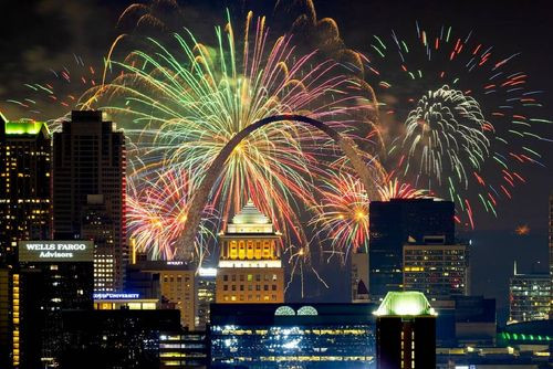 Al menos cinco heridos tras explosión de fuegos artificiales en un barco durante celebración del 4 de julio en Alabama