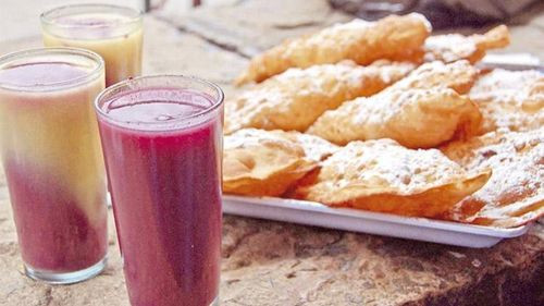 Api, tujuré, buñuelos y empanadas de queso: la comida caliente que reconforta a los cruceños en estos días fríos