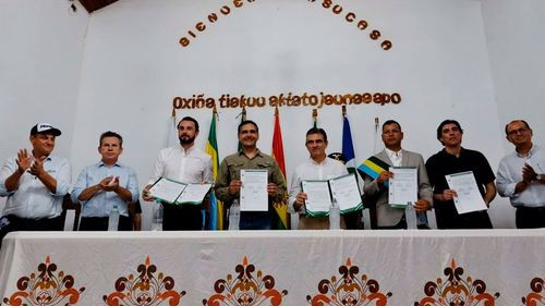 Velasco plantea construir 950 kilómetros de carreteras