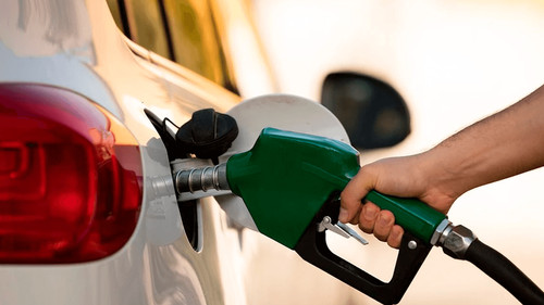 Gobierno suspende contratos con Vitol y Trafigura por gasolina de mala calidad