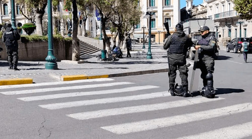 Policía alerta sobre nuevas manifestaciones en La Paz y mantiene cerrados los accesos a Plaza Murillo
