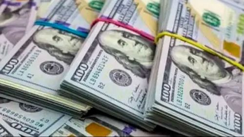 Dólar paralelo baja levemente este lunes 2 de febrero en Bolivia