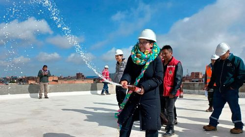Eva Copa ch’alló futuros hospitales de El Alto en celebración de 40 años de la ciudad