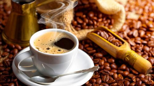 Estudio revela que el consumo de café podría reducir el riesgo de recurrencia del cáncer colorrectal