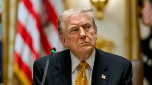 Trump asegura que Irán se encuentra en "estado de colapso" y busca reabrir el estrecho de Ormuz